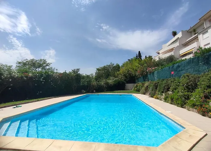 F3 63M2, Piscine, Terrasse, Parking, 20 Min Plages