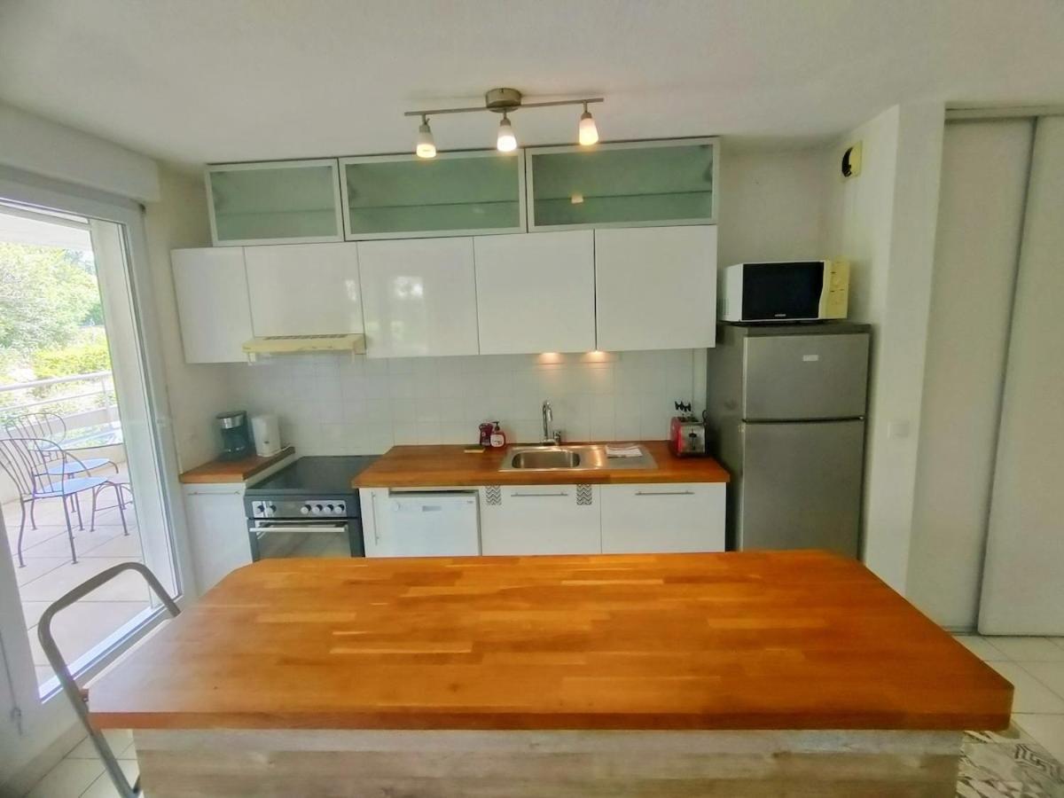 F3 63m2, Piscine, Terrasse, Parking, 20 Min Plages