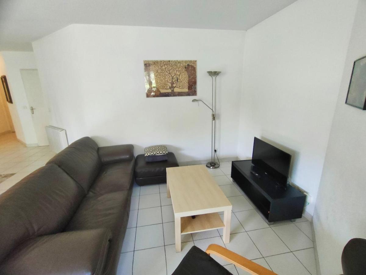 F3 63m2, Piscine, Terrasse, Parking, 20 Min Plages Appartement