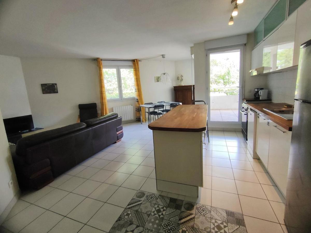 Appartement F3 63m2, Piscine, Terrasse, Parking, 20 Min Plages Montpellier